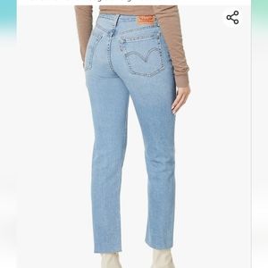 New levi wedgie straight size 29